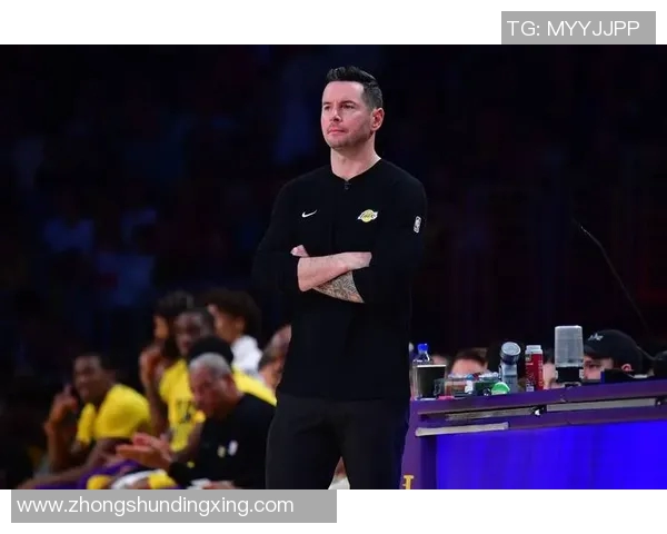 湖人赛后采访爆笑金句引全场捧腹大笑队员幽默瞬间成焦点