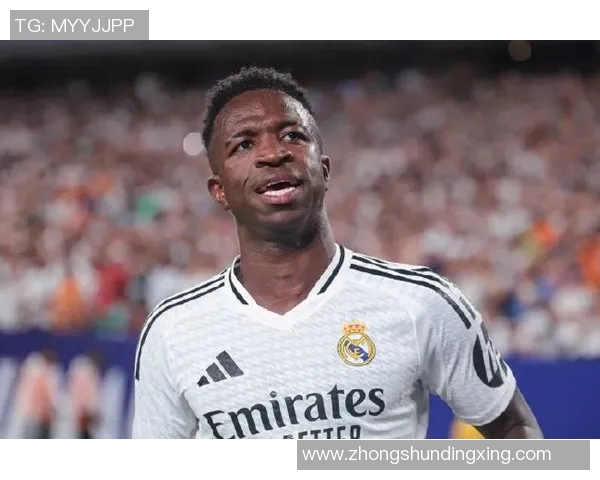 维尼修斯因一举动引发全网热议 成为热搜榜第一的焦点 维尼修斯因一举动引发全网热议 成为热搜榜第一的焦点