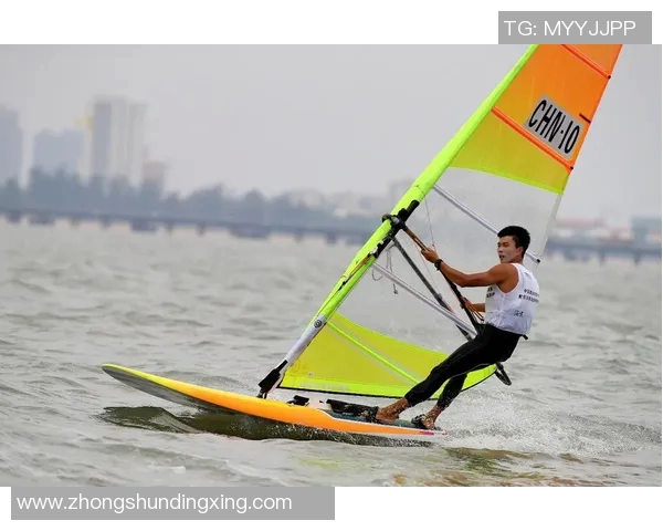 中国队成功晋级奥运帆船决赛赛场碧海蓝天交织画卷美不胜收